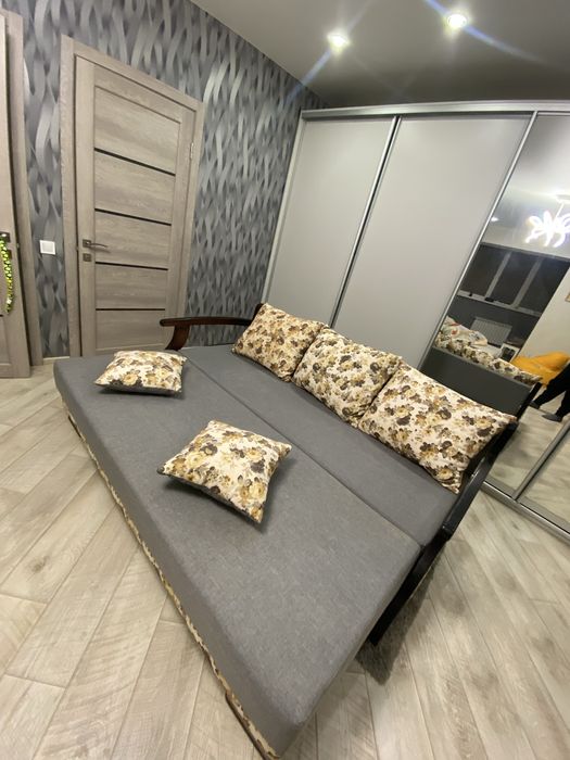 Продам диван у гарному стані б/у