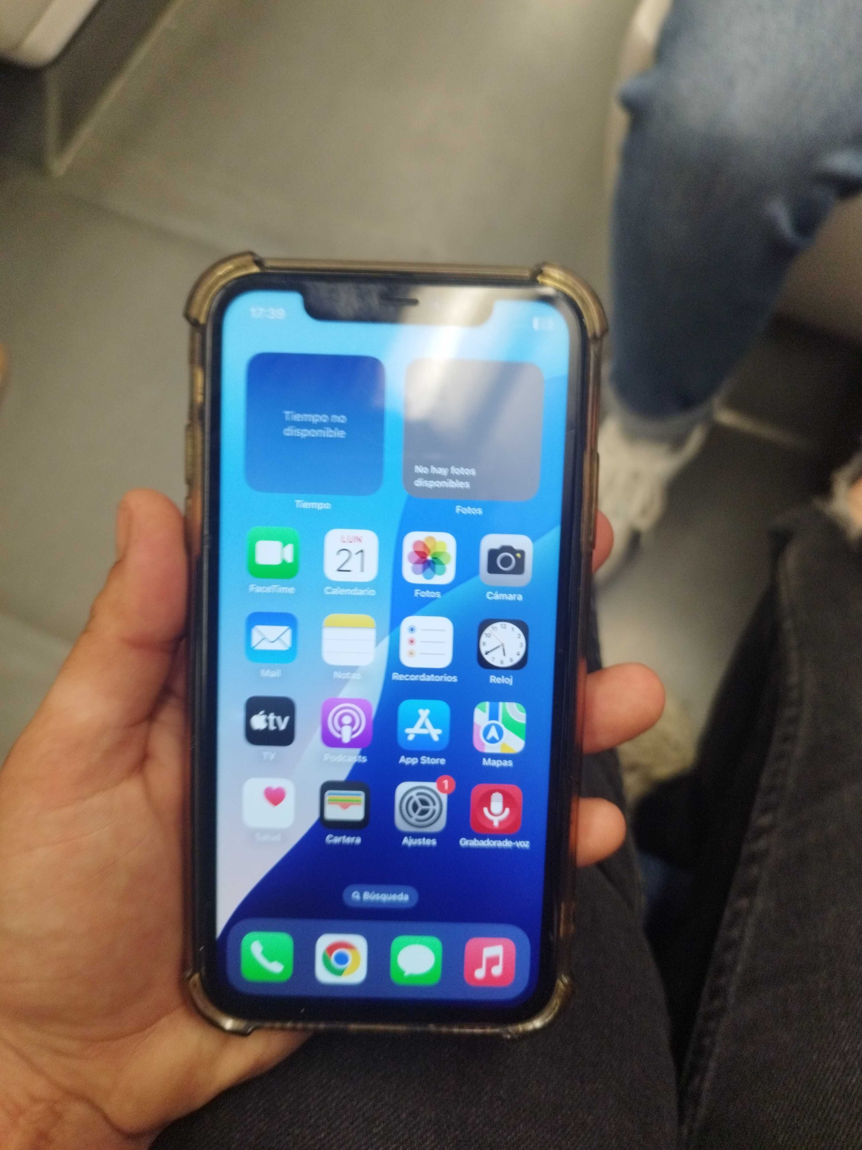 IPhone 11 azul bebe