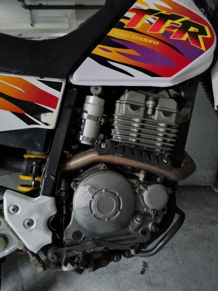 Yamaha TTR 250 (4 tempos)