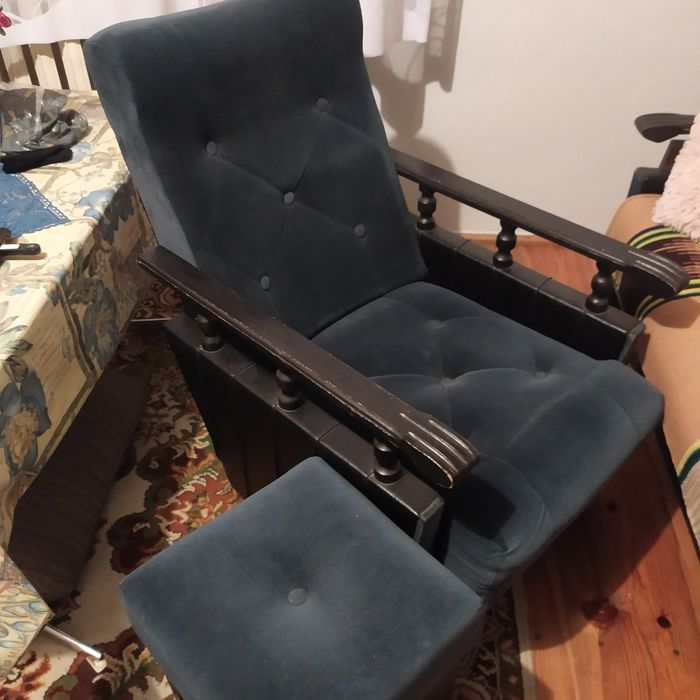 Fotel PRL (2 fotele i 2 pufy)