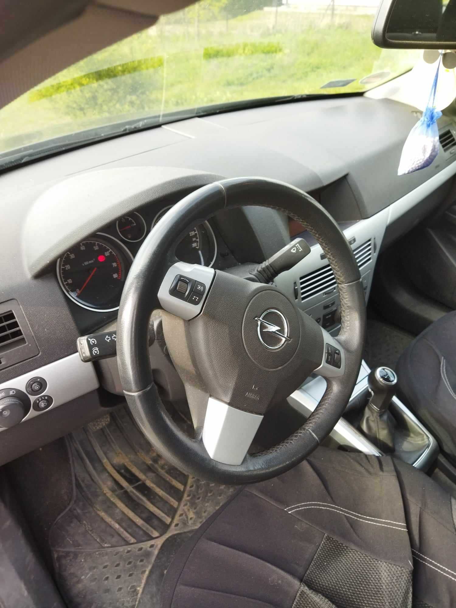 Opel Astra h 1,6 benzyna 115 KM kombi