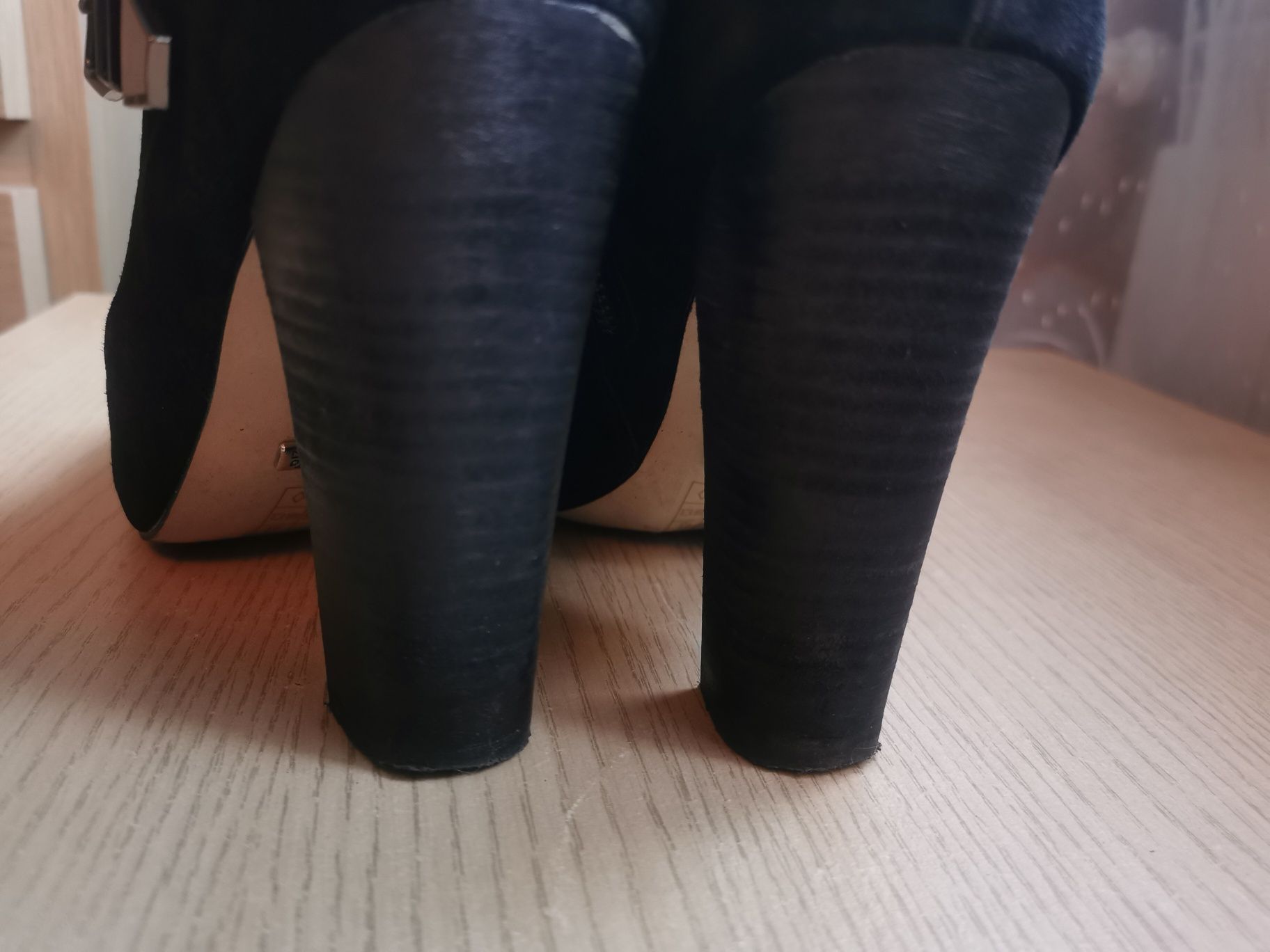 Wysokie botki Buffalo, zamsz, r. 40