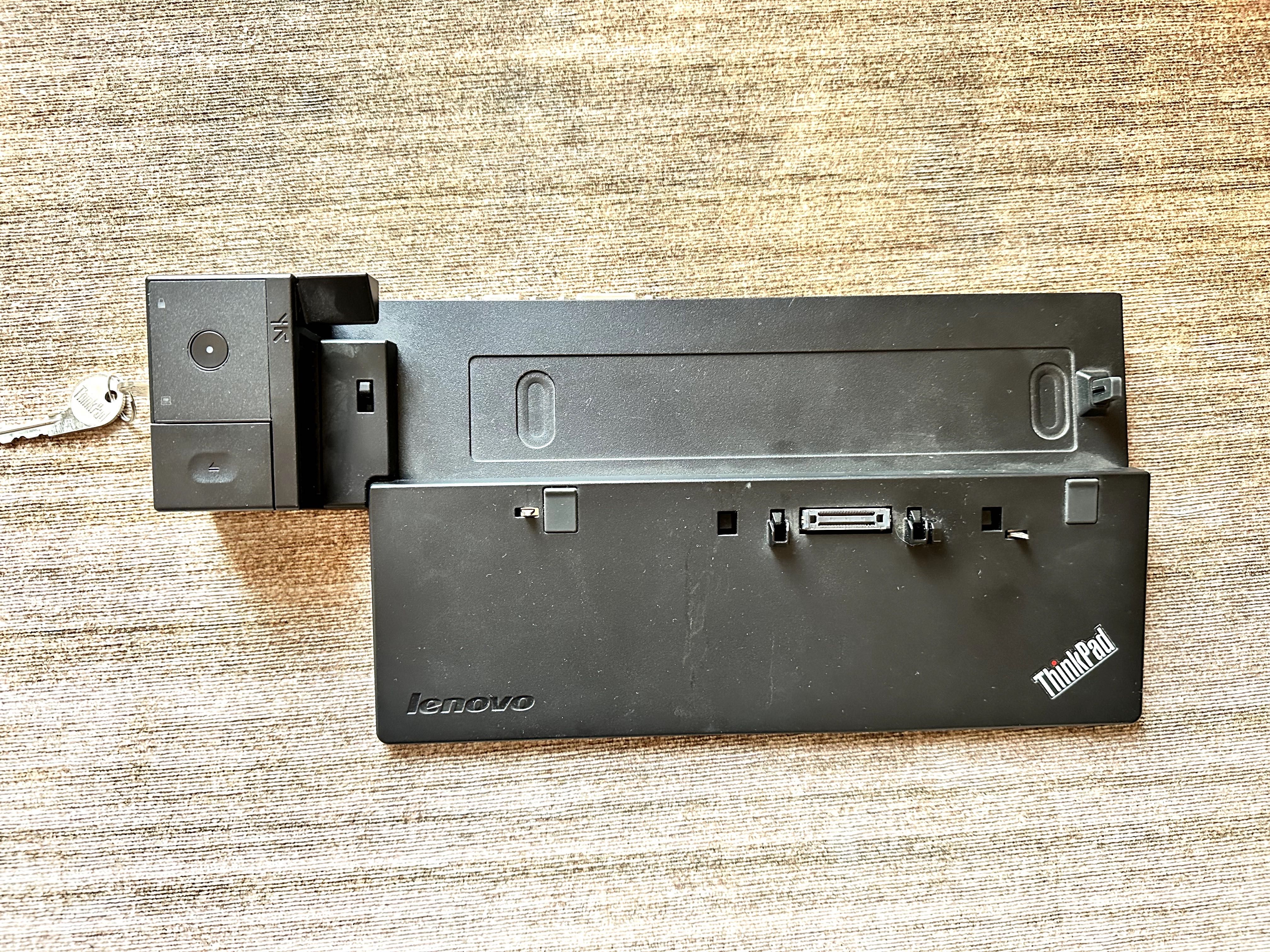 Lenovo ThinkPad Pro Dock Typ 40A1 – stacja dokująca  P/N SD20A06038