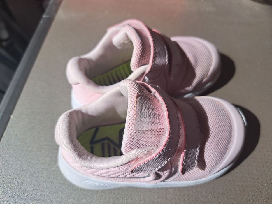 buciki nike dla dziewczynki r 22