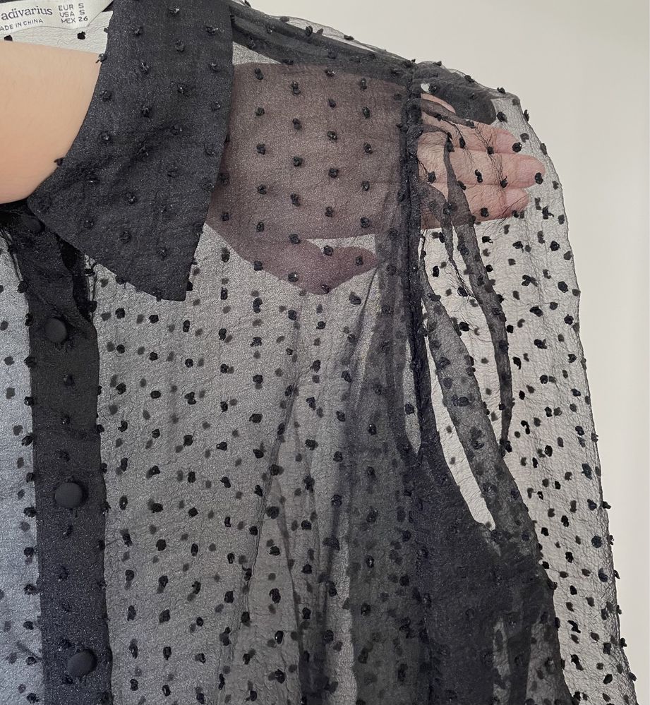 Camisa preta transparente (Stradivarius, tamanho S)