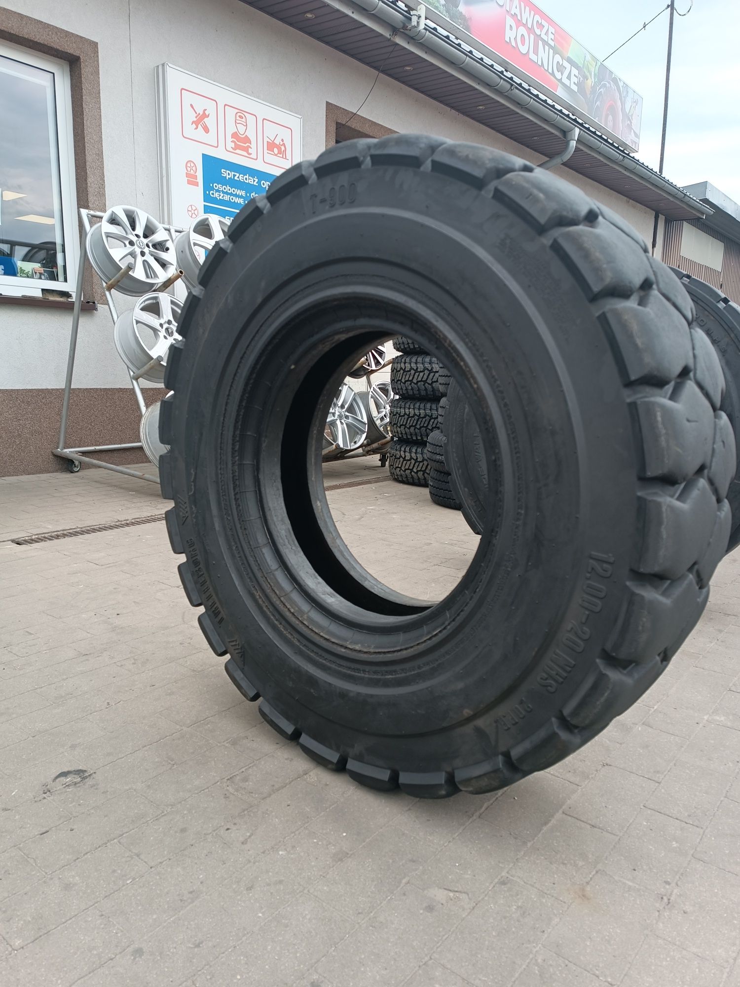 12.00-20 Trelleborg T-900