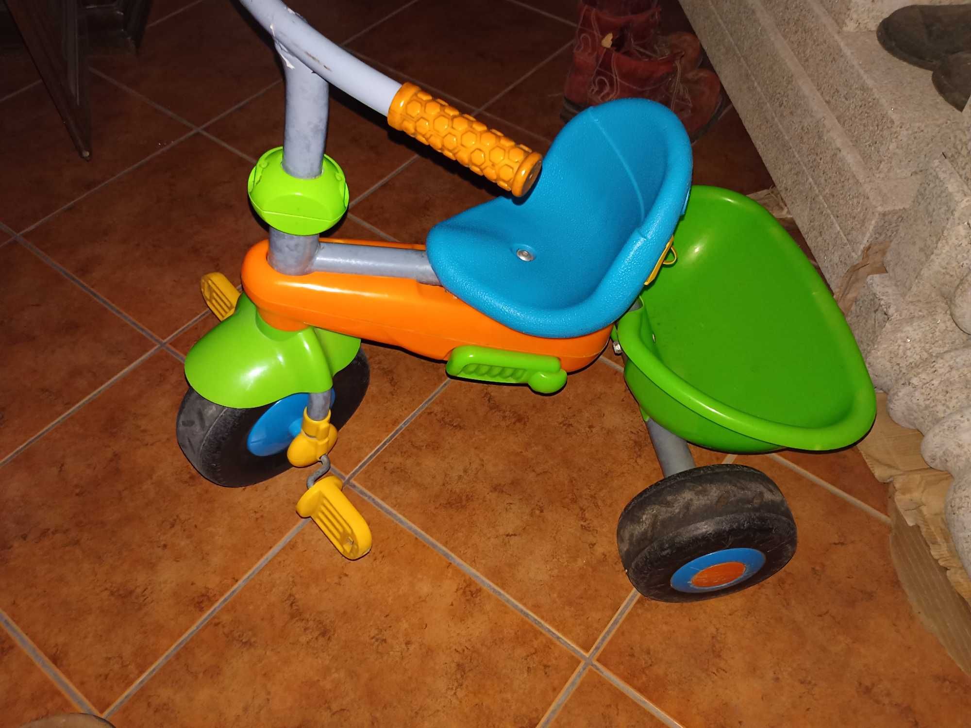 Triciclo para criança resistente