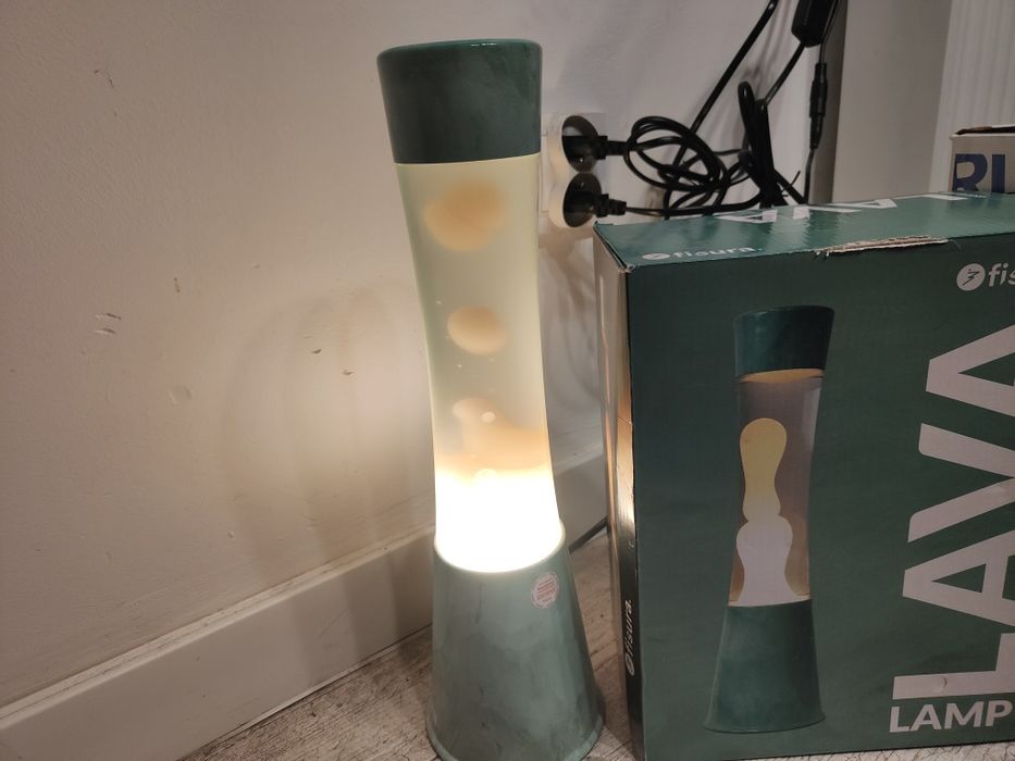 Lampa typu lava zielona