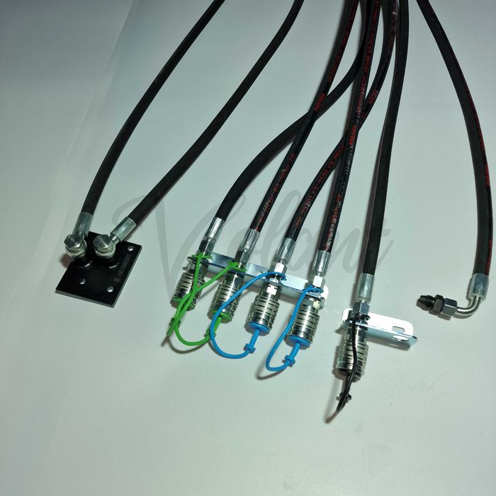 Rozdzielacz 4 Sekcyjny C-330 Zewnętrzny Hydrauliczny Do Wywrotu