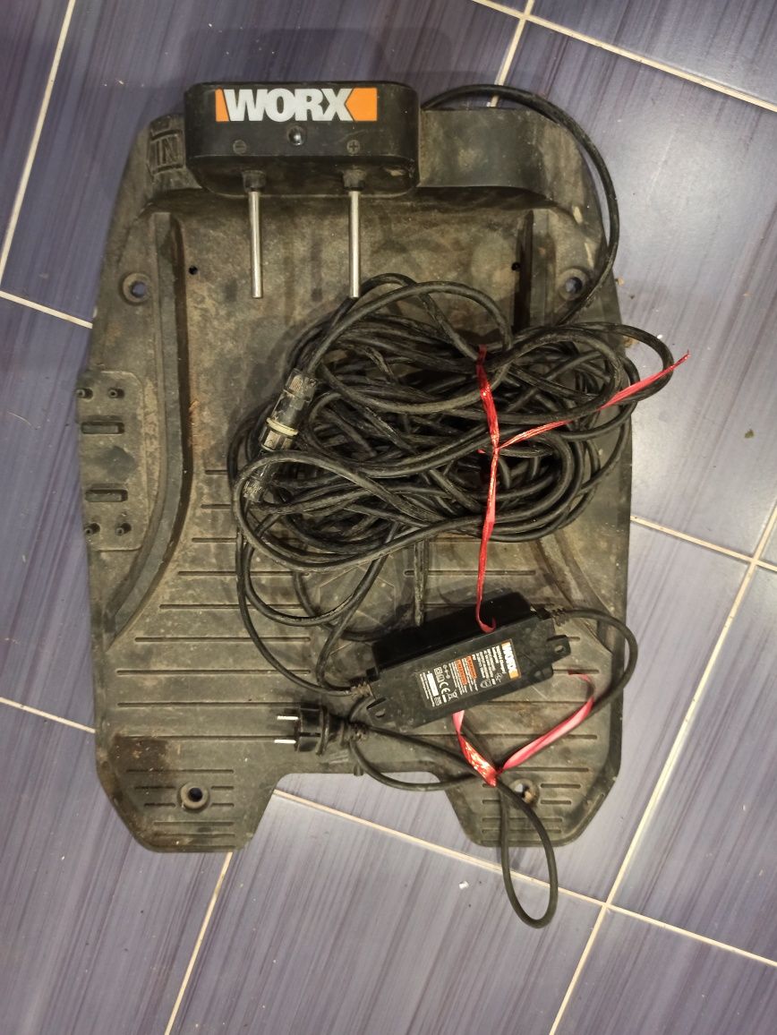 Robot koszący Worx WG799E
