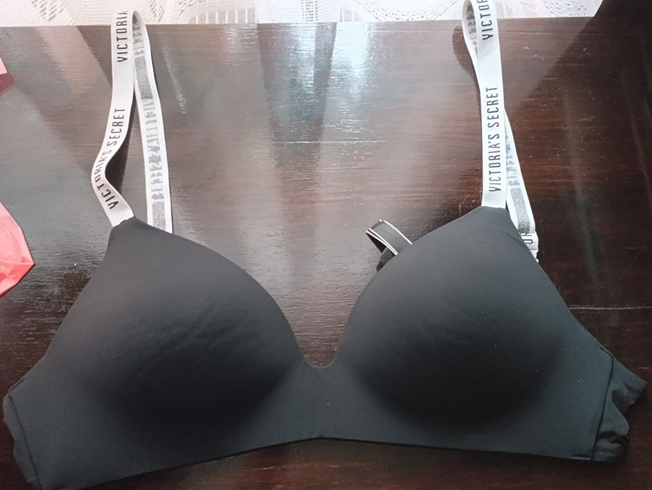 Фірмовий бюстгальтер