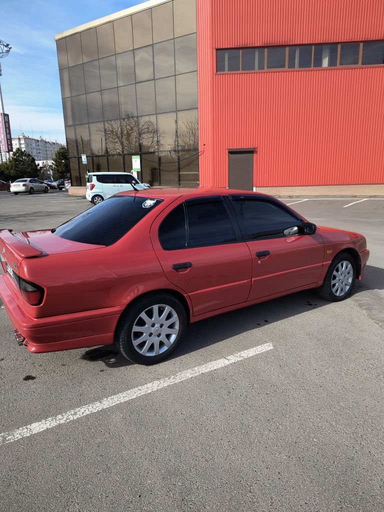 Продам nissan primera р10 2 л 16-клапанний інжектор