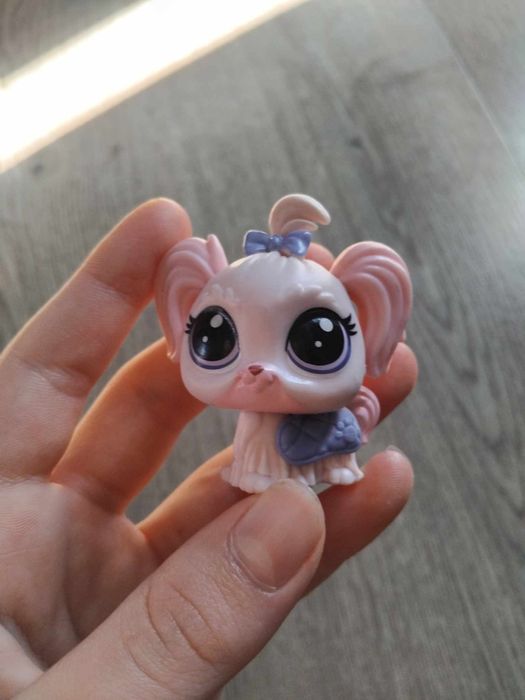 LPS Littlest Pet Shop, piesek w ubranku