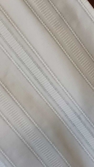 Zasłonki bawełniane krótkie kremowe z ażurowym wzorem 2kpl 75 zł