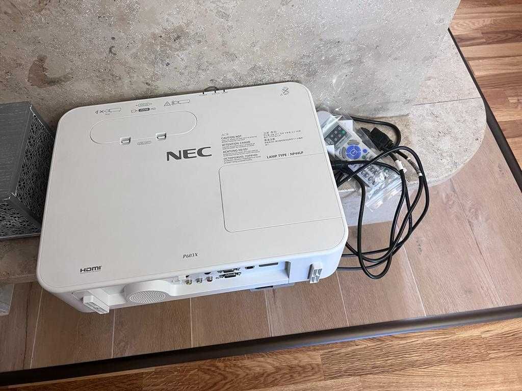 NEC P603X  projektor