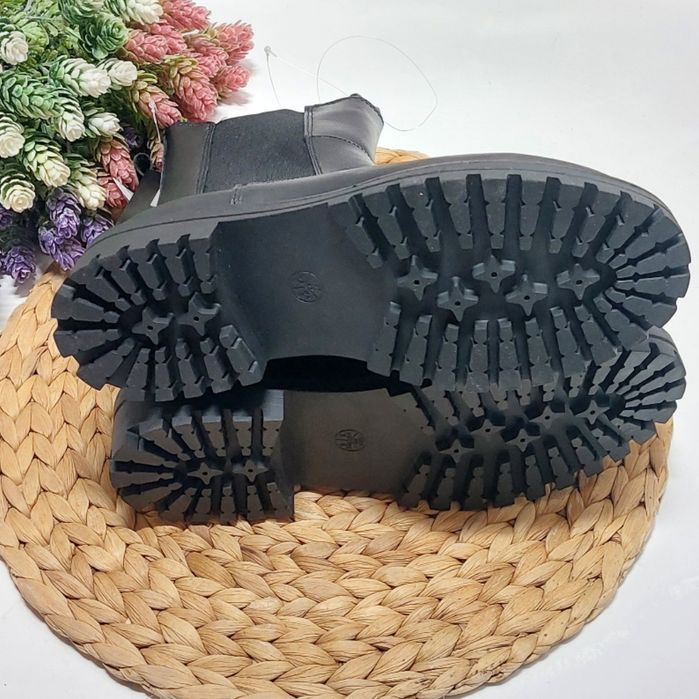 Шкіряні черевики ( ботильйони ) р. 38, 39