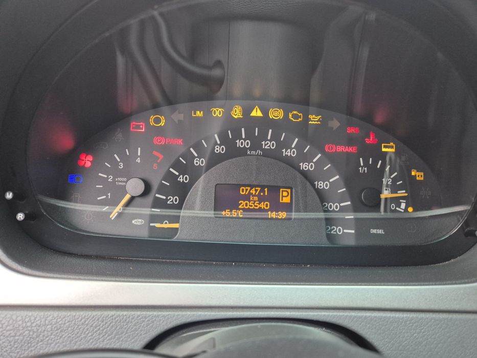 Мерседес Вито 115.