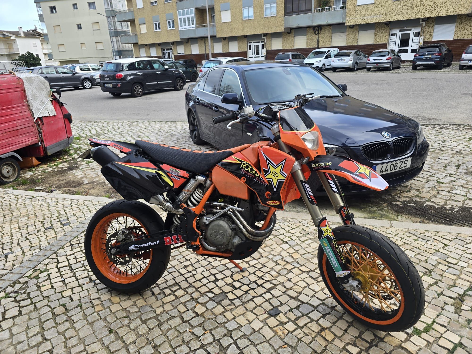 VENDO KTM EXC 525 de 2004 super motard matrículada