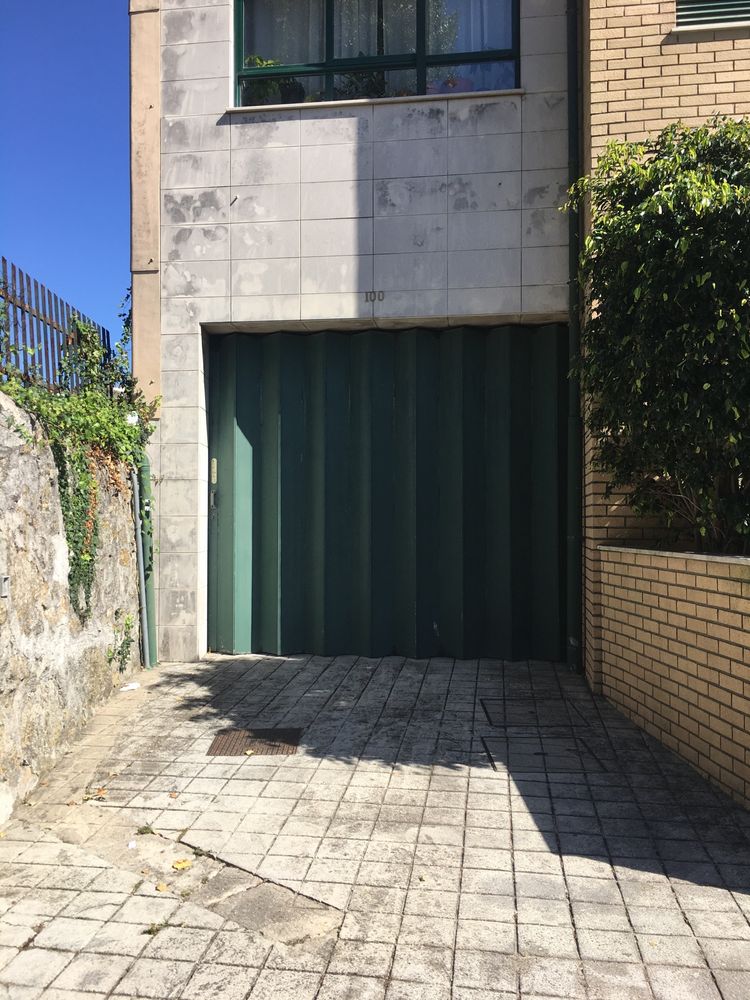 Lugar de Garagem - Ramalde / Aldoar / Porto / R. Antunes Guimarães