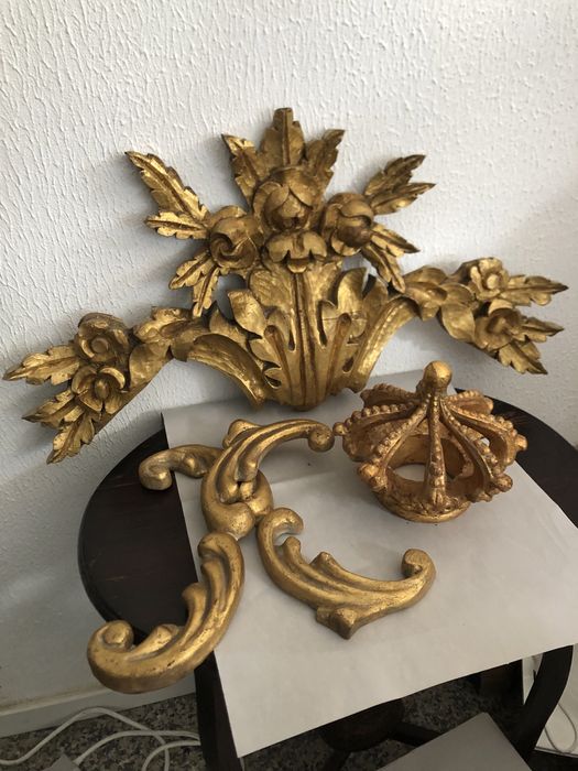 Varias talhas douradas