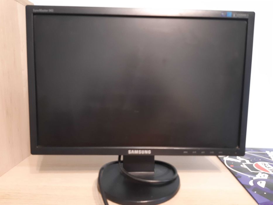 Monitor sprawny 19cali