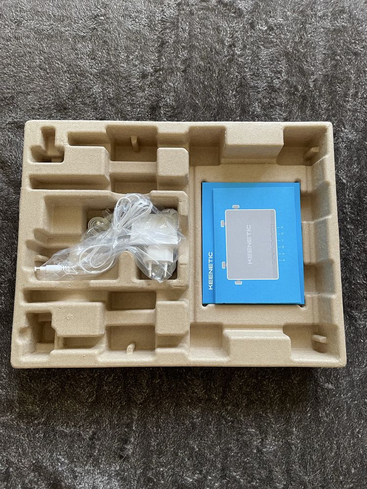 Маршрутизатор Keenetic Hopper (KN-3810) WiFi6 / AX1800 / 1 Гбіт/с