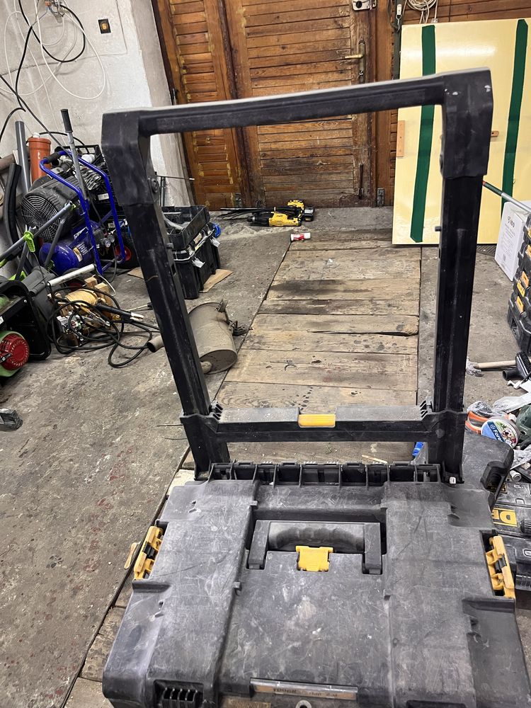 DWST83295-1 DEWALT DS450 Skrzynia na kołach DEWALT TOUGHSYSTEM 2.0