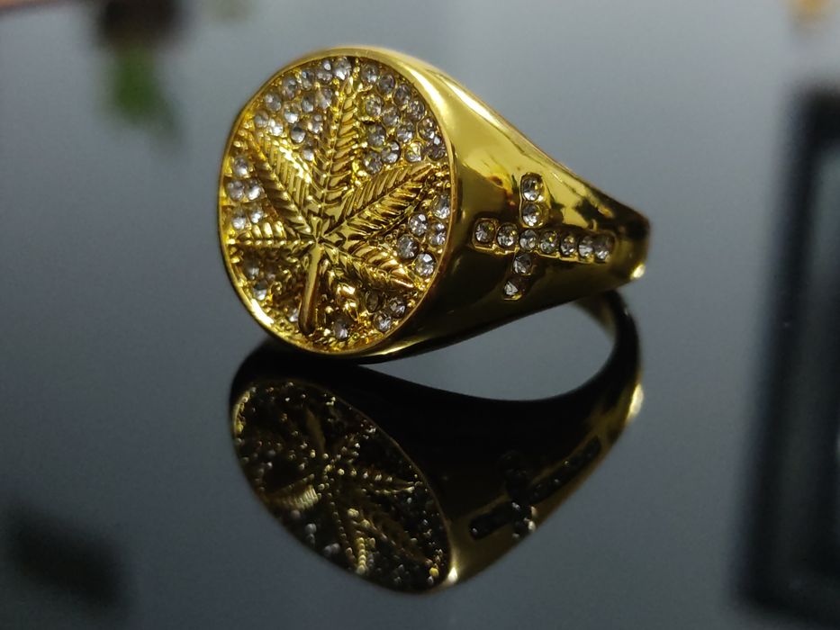 Anel Cannabis Dourado