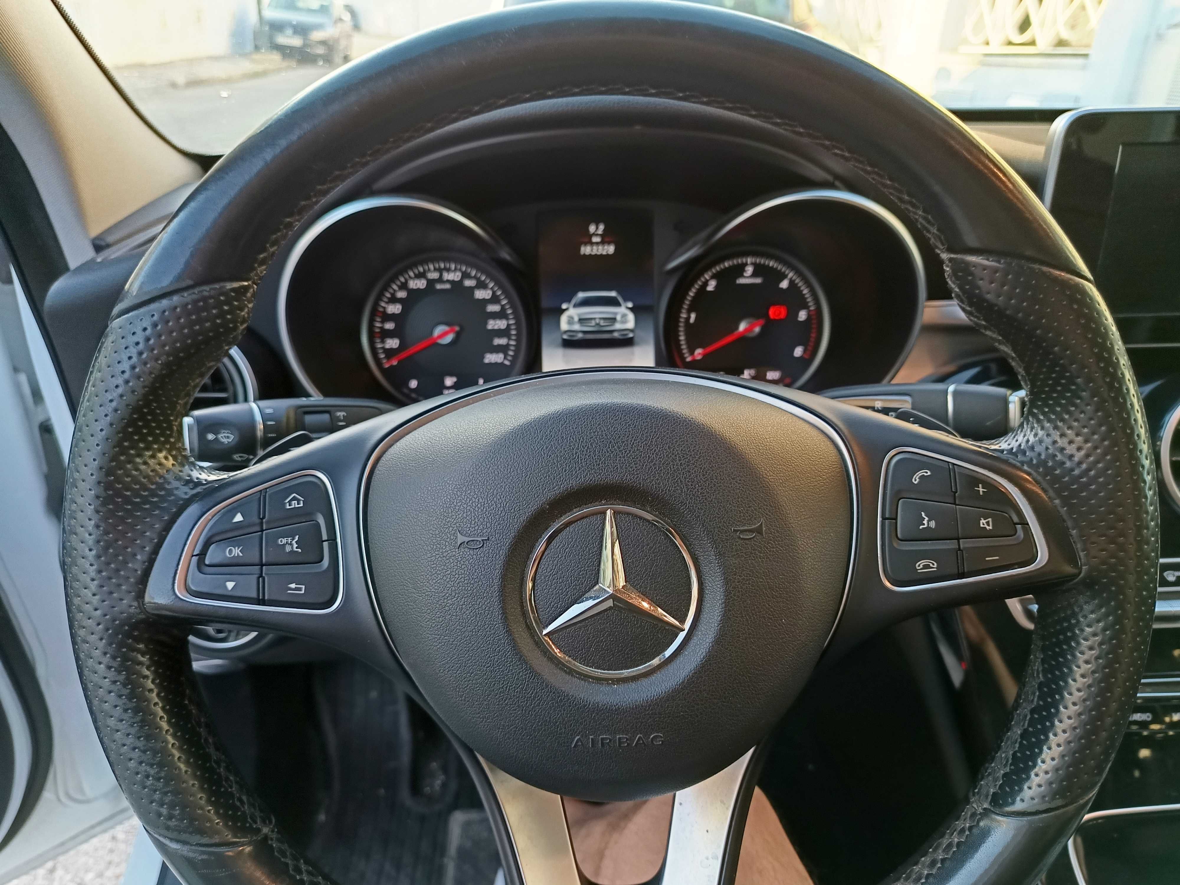 Vendo Mercedes C220 Avangard impecável de tudo.