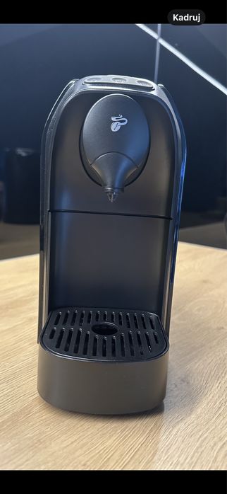 Ekspres kapsułkowy Tchibo Cafissimo Easy Black