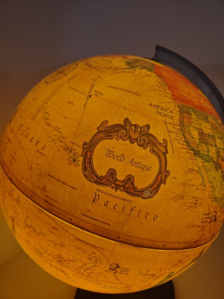 Globo terrestre com luz Scan Globe A/S Denmark