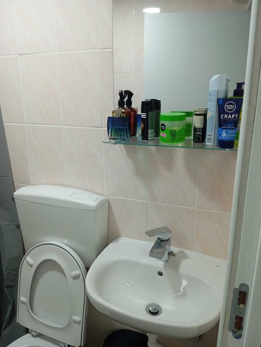 Alugo quarto individual perto estação de metro de Francos