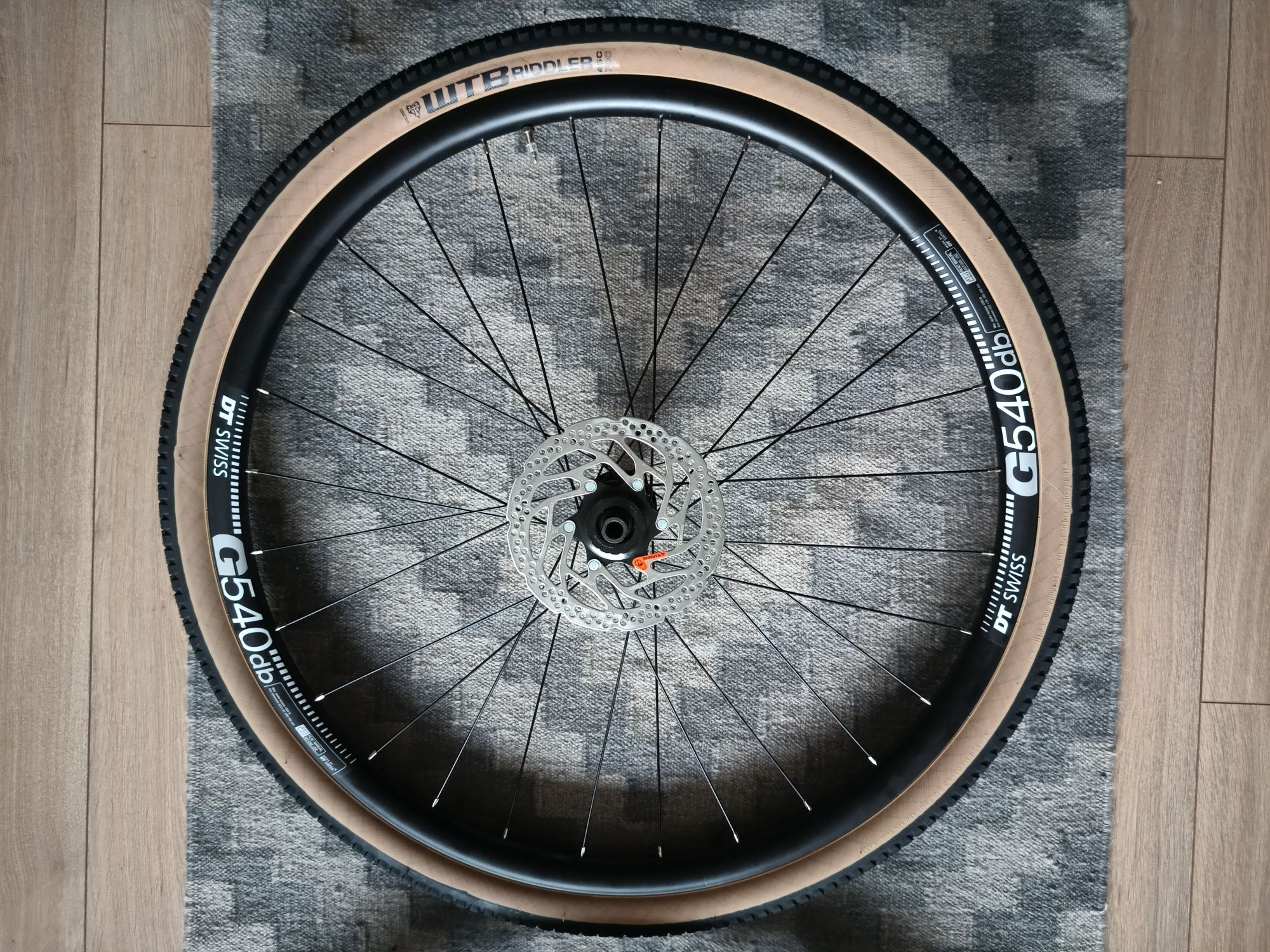 Nowe 2 koła rowerowe gravel z Kross Esker 6.0 DT Swiss WTB przód i tył