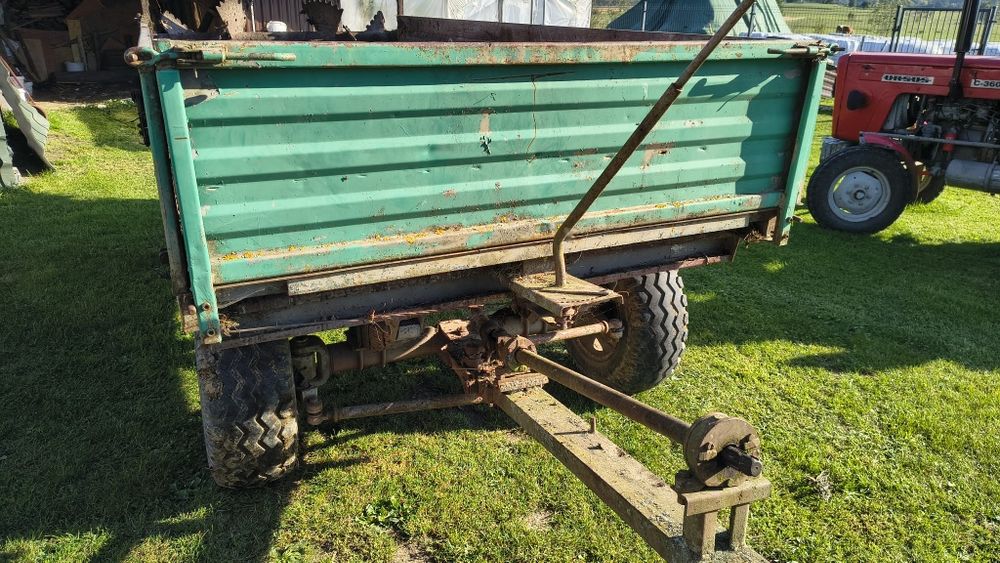 Rozrzutnik obornika dwuosiowy.