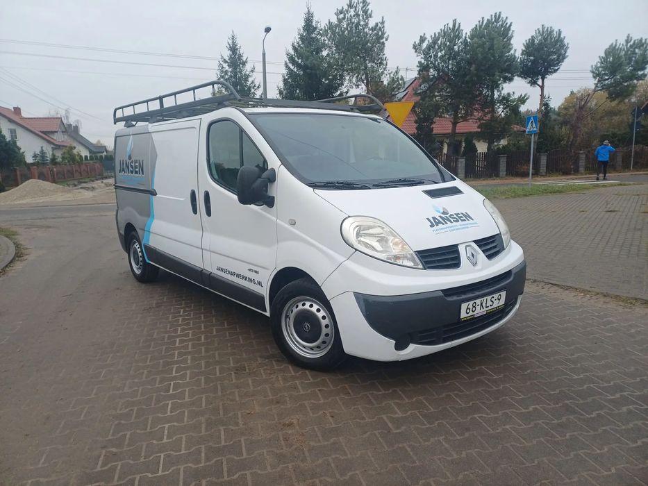 Renault Trafic  Pełen serwis! Wersja long! 2x dzrwi boczne! Opłacony