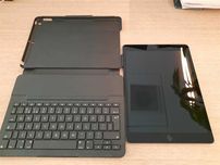 iPad 7  (32GB) z klawiaturą LOGITECH