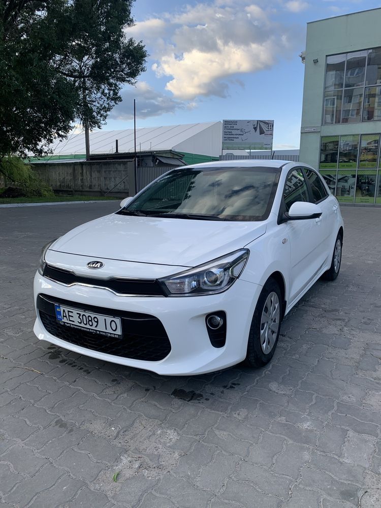 Kia Rio 2017, автомат 1,4 бензин