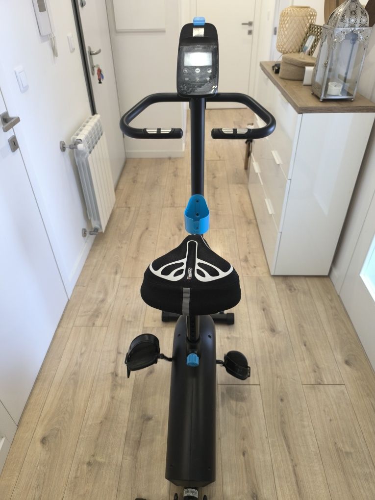 Bicicleta domyos 140 em excelente estado, ainda com  protetor de ecrã