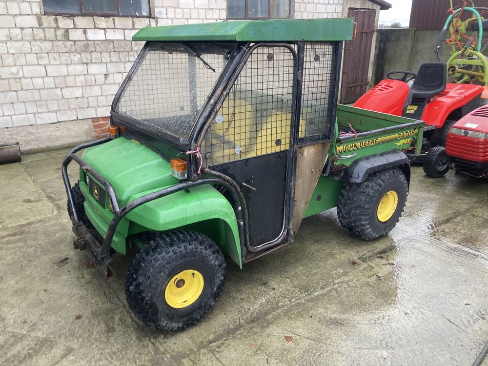 John Deere Gator 4x2