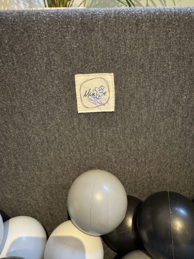 Basen z kulkami.