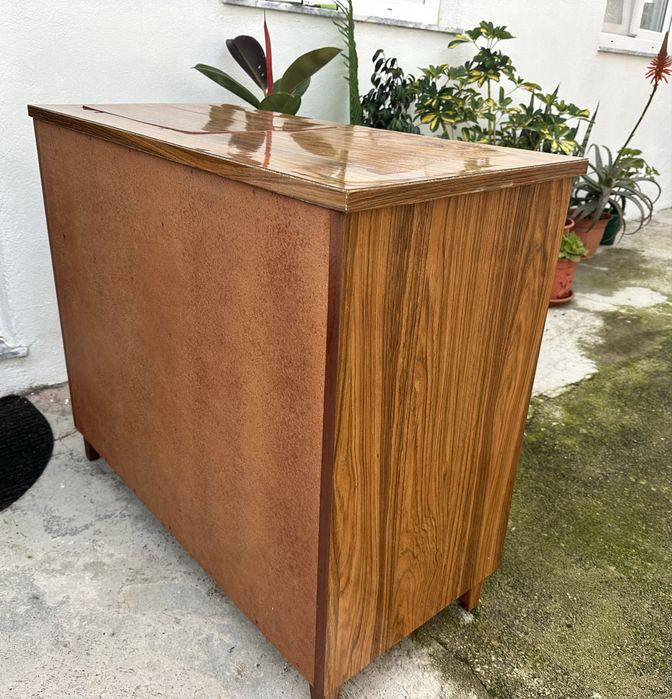 máquina de costura + mesa