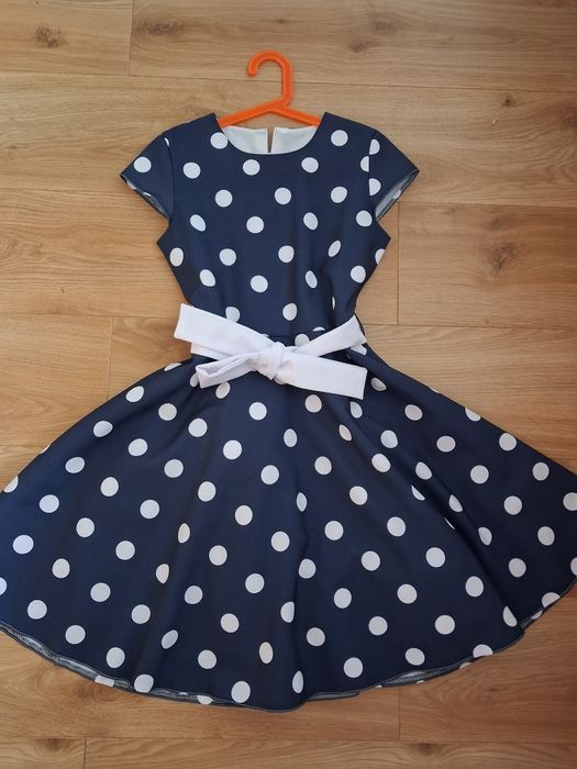 Sukienka ka w grochy rozm. 152 cm