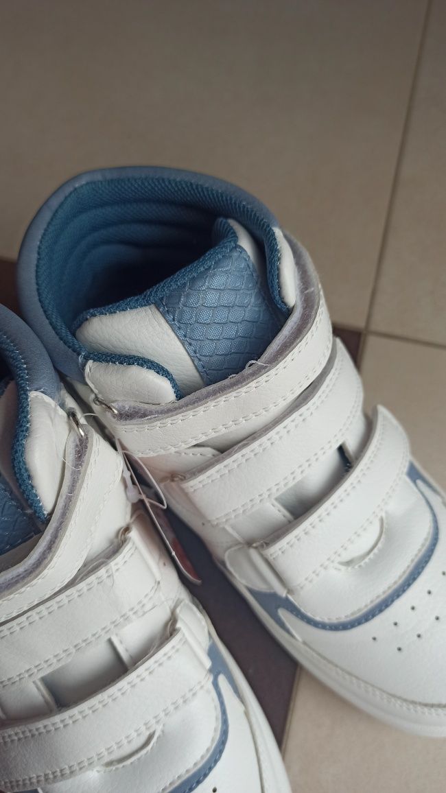 Sneakersy buty skórzane za kostkę r. 33 nowe z metką Deichmann