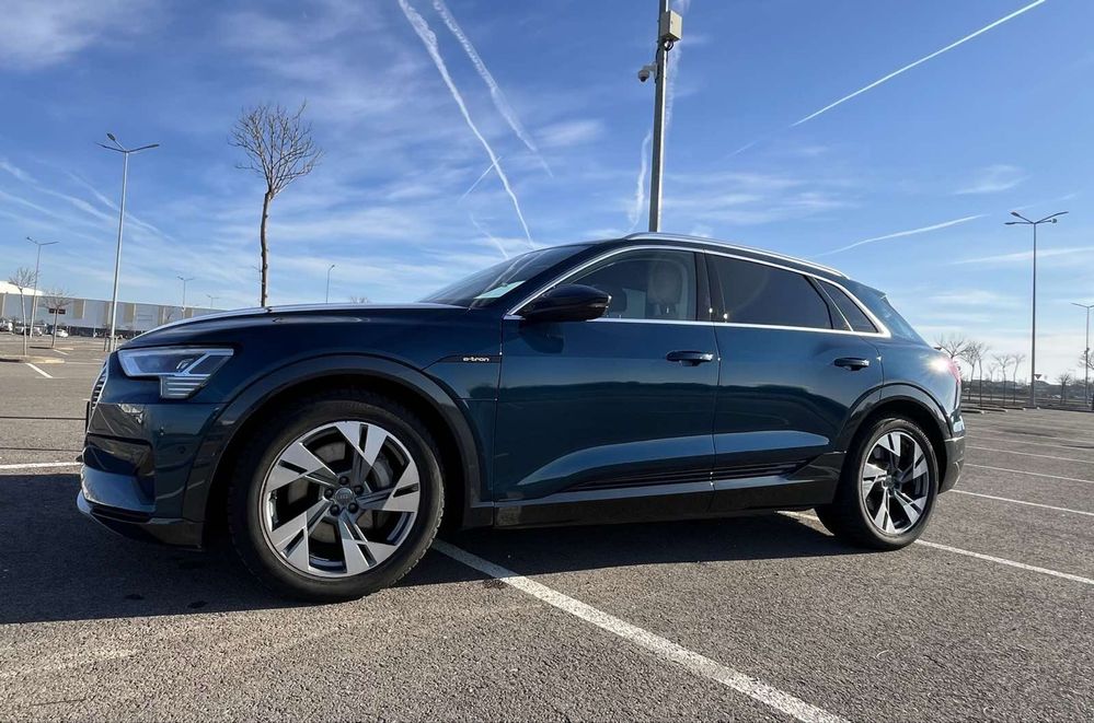 Продам власний Audi e-tron55 quatro
