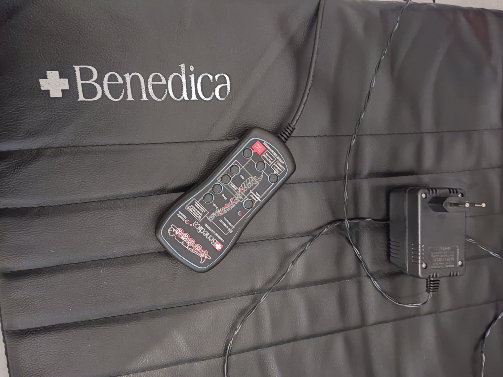 Elektryczny materac do masażu firmy Benedica