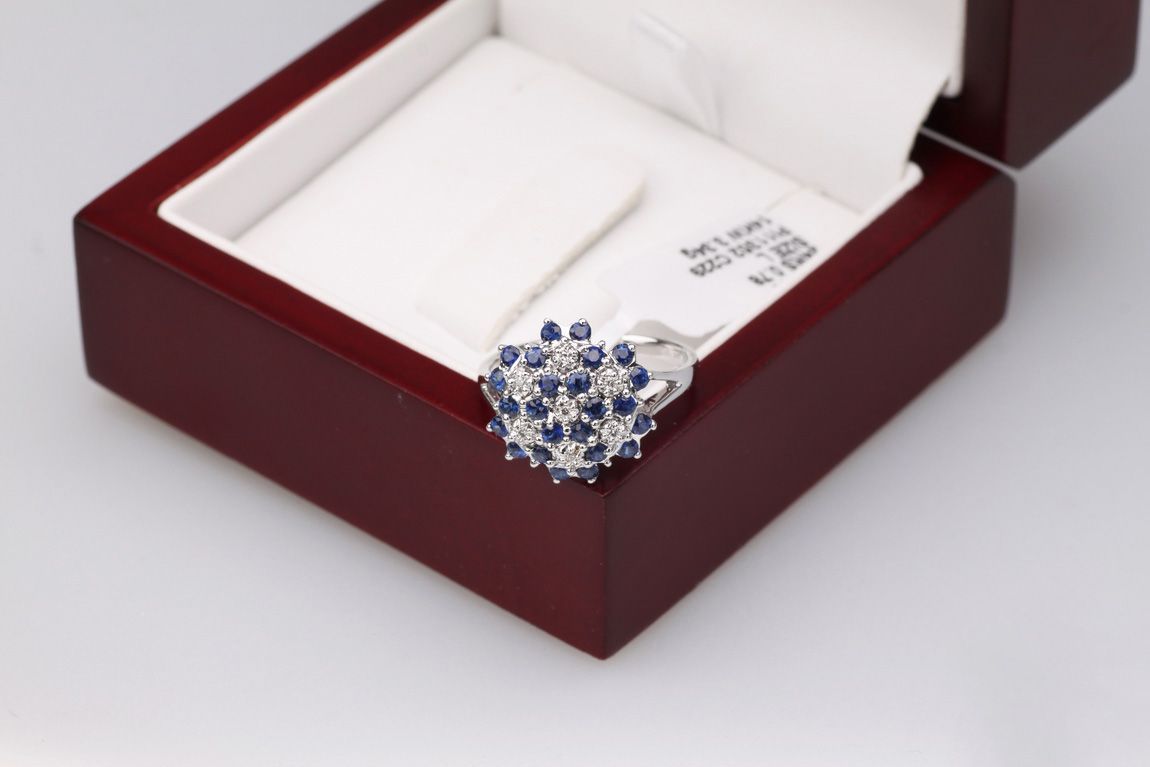 Złoty pierścionek Staviori z diamentem