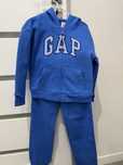 Nowy dres Gap 110 (5 lat)