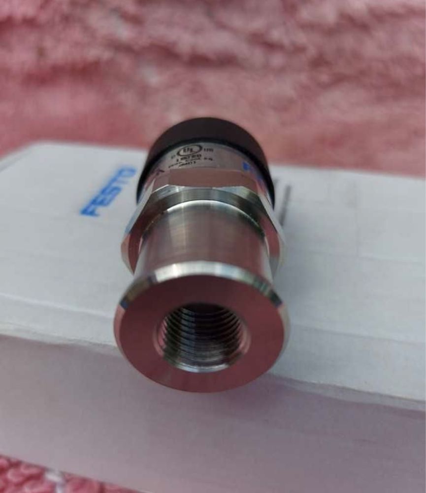 Датчик давления SPTW-P10R-G14-A-M12 Festo