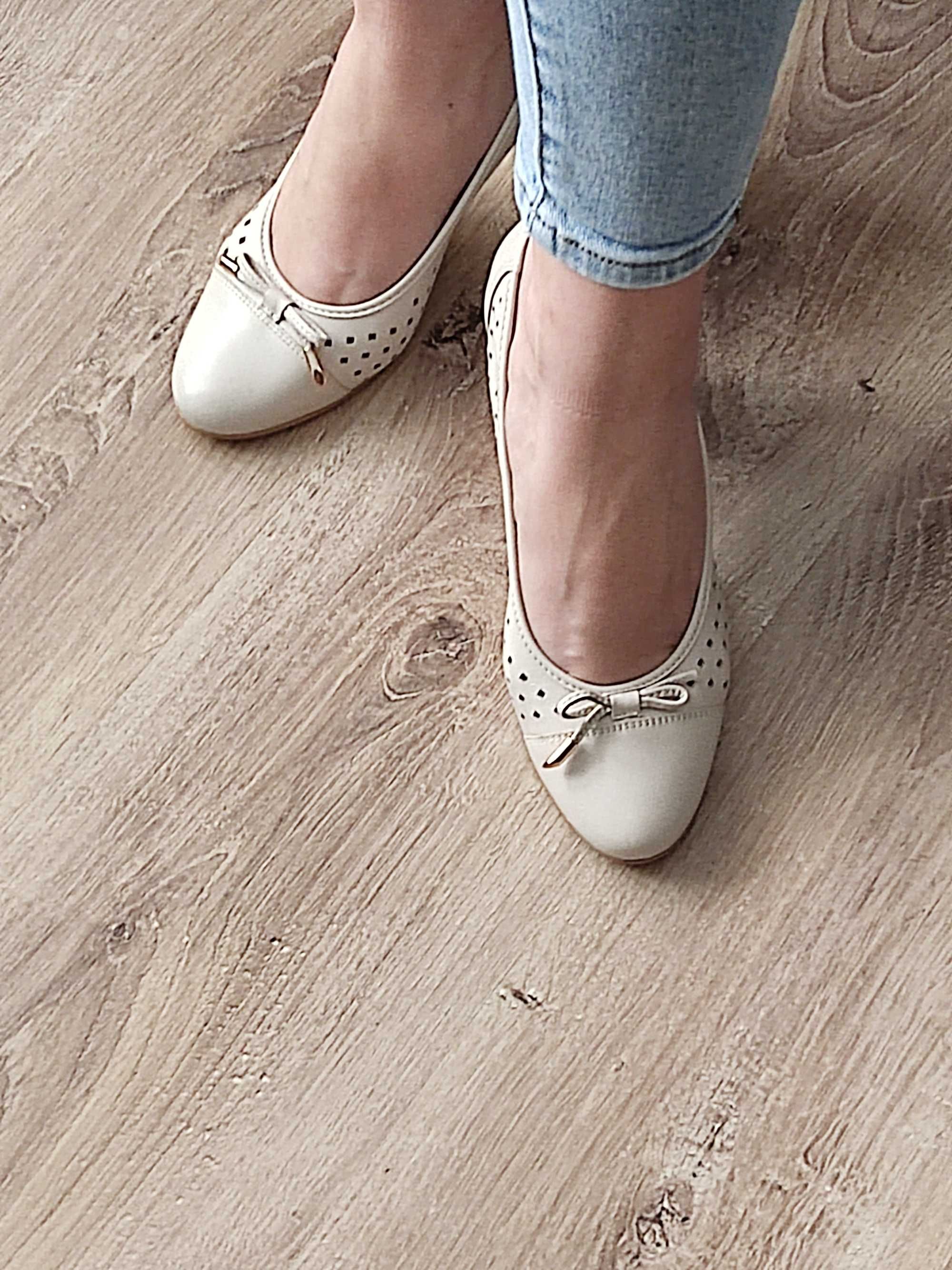 Czółenka damskie rozm.39 nowe Lasocki
