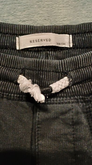 Sprzedam spodnie Reserved r.164